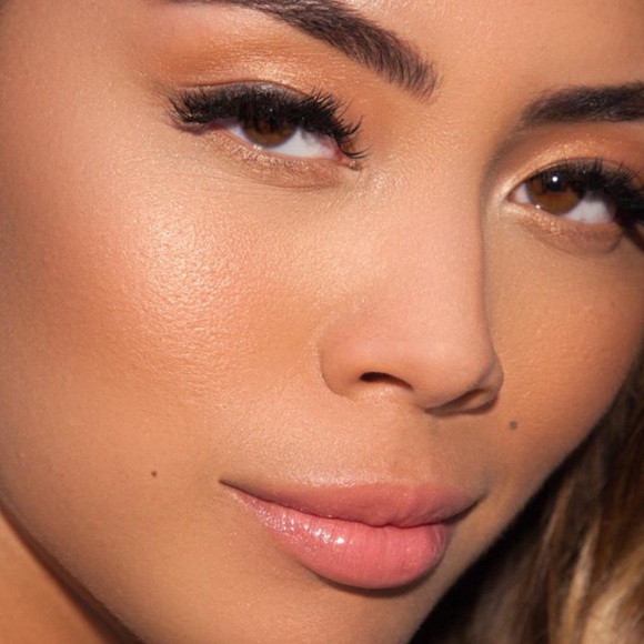 The Balm Cosmetics Plump Your Pucker Lip Gloss - Picture 2 of 3